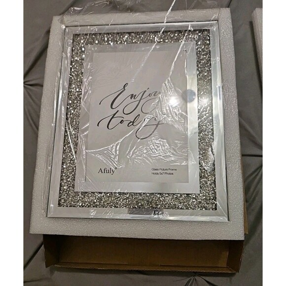 Diamond Crush Photo Frame 5x7 Inch Picture Glitter Sparkle Mirror Glass - Picture 2 of 4